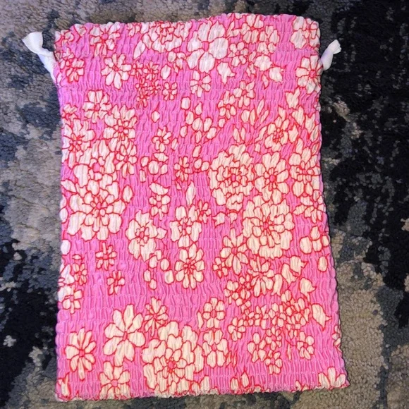 String top and bottom swimsuit set with bag. - Picture 6 of 6